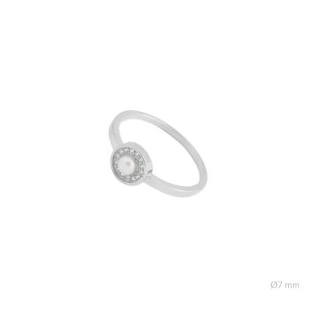 Silver ring with cubic zirconium